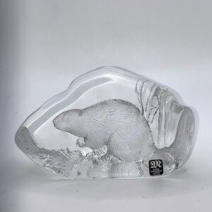 Vtg Mats Jonasson Carved Beaver Lead Crystal Paperweight Figure 5.5” W x 3.5” H